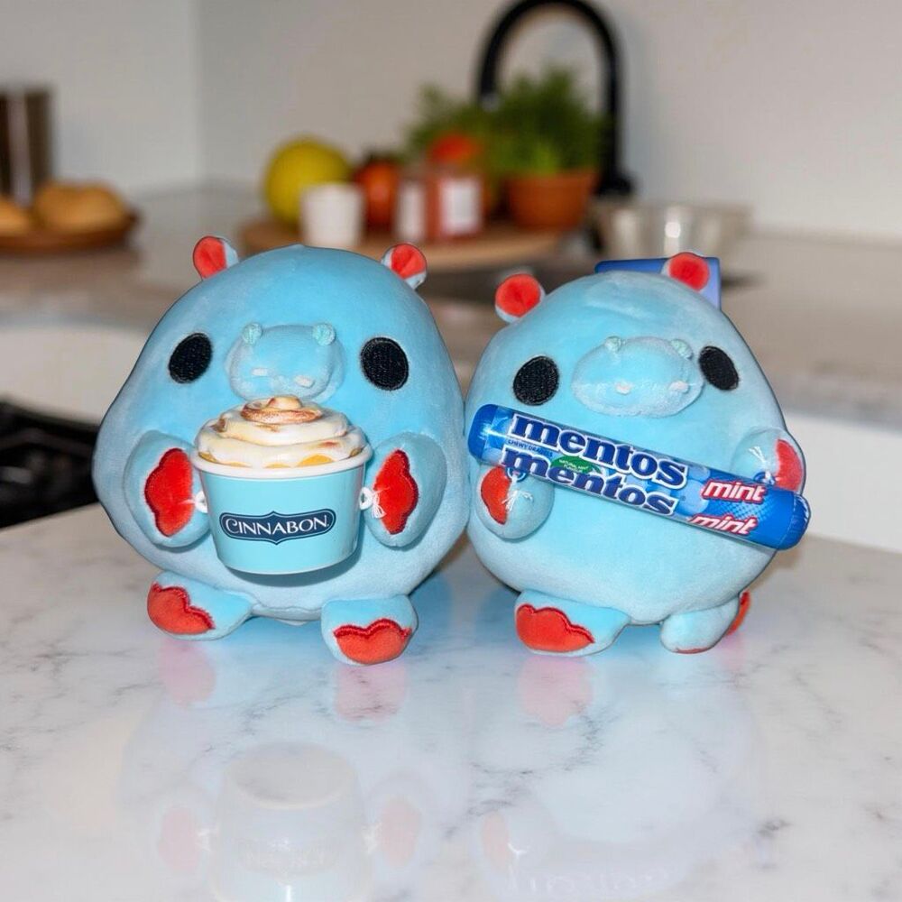 Zuru Snackles Series 1 Blind Bag Hippo & Mentos Hippo & Cinnabon 3.5โ Plush P11